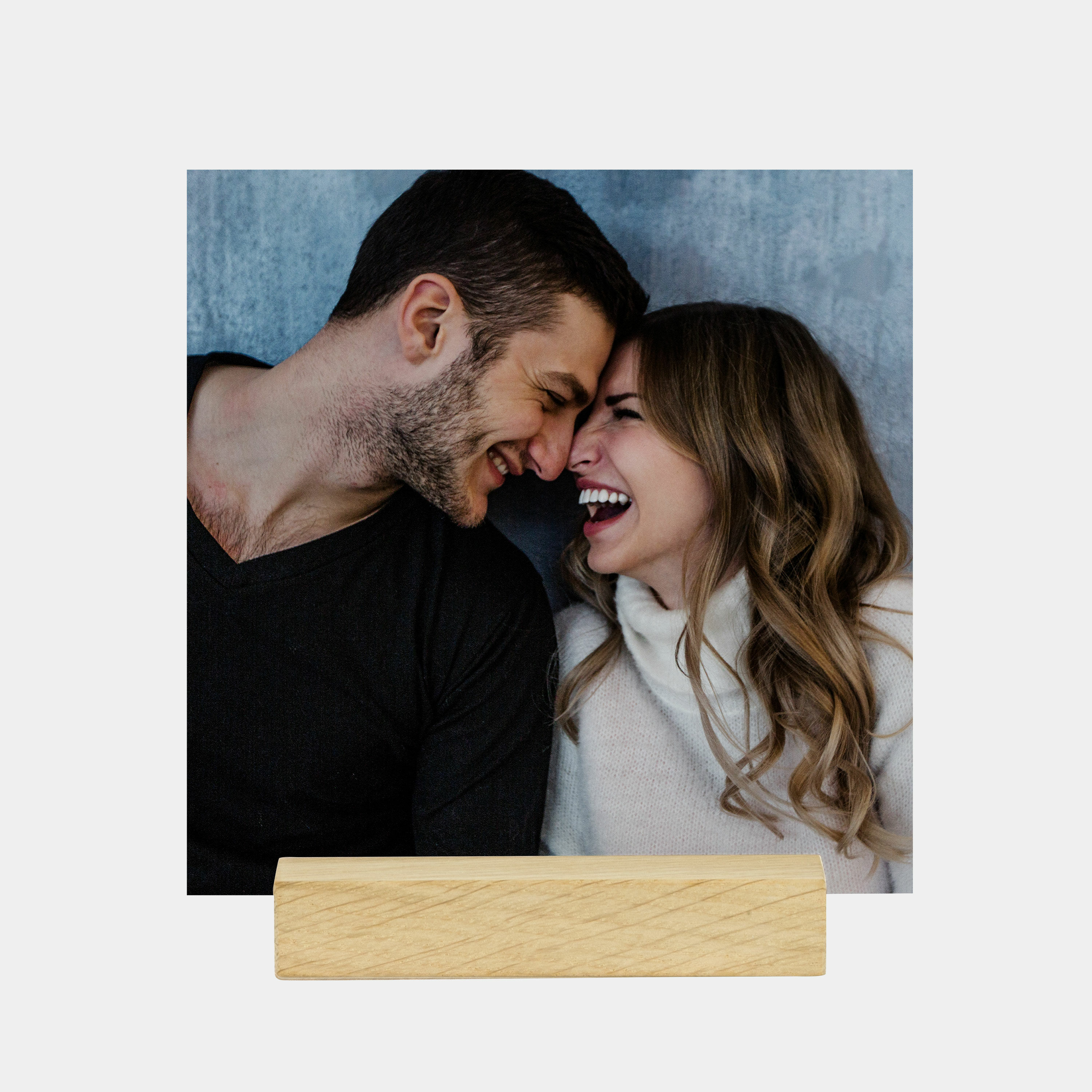 Fotos im Holzaufsteller 13x13 cm